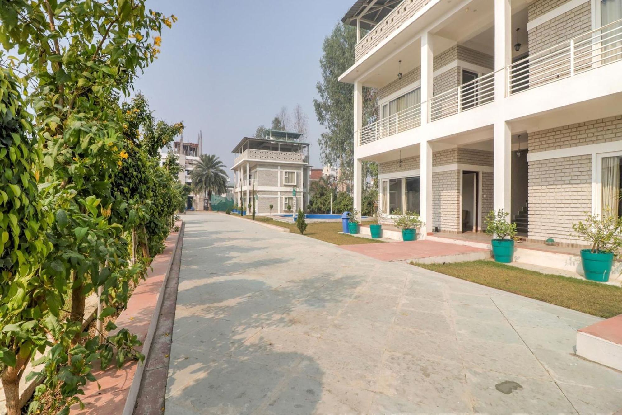 Townhouse Amaraa Farms Near Lulu Hypermarket Λάκναου Εξωτερικό φωτογραφία