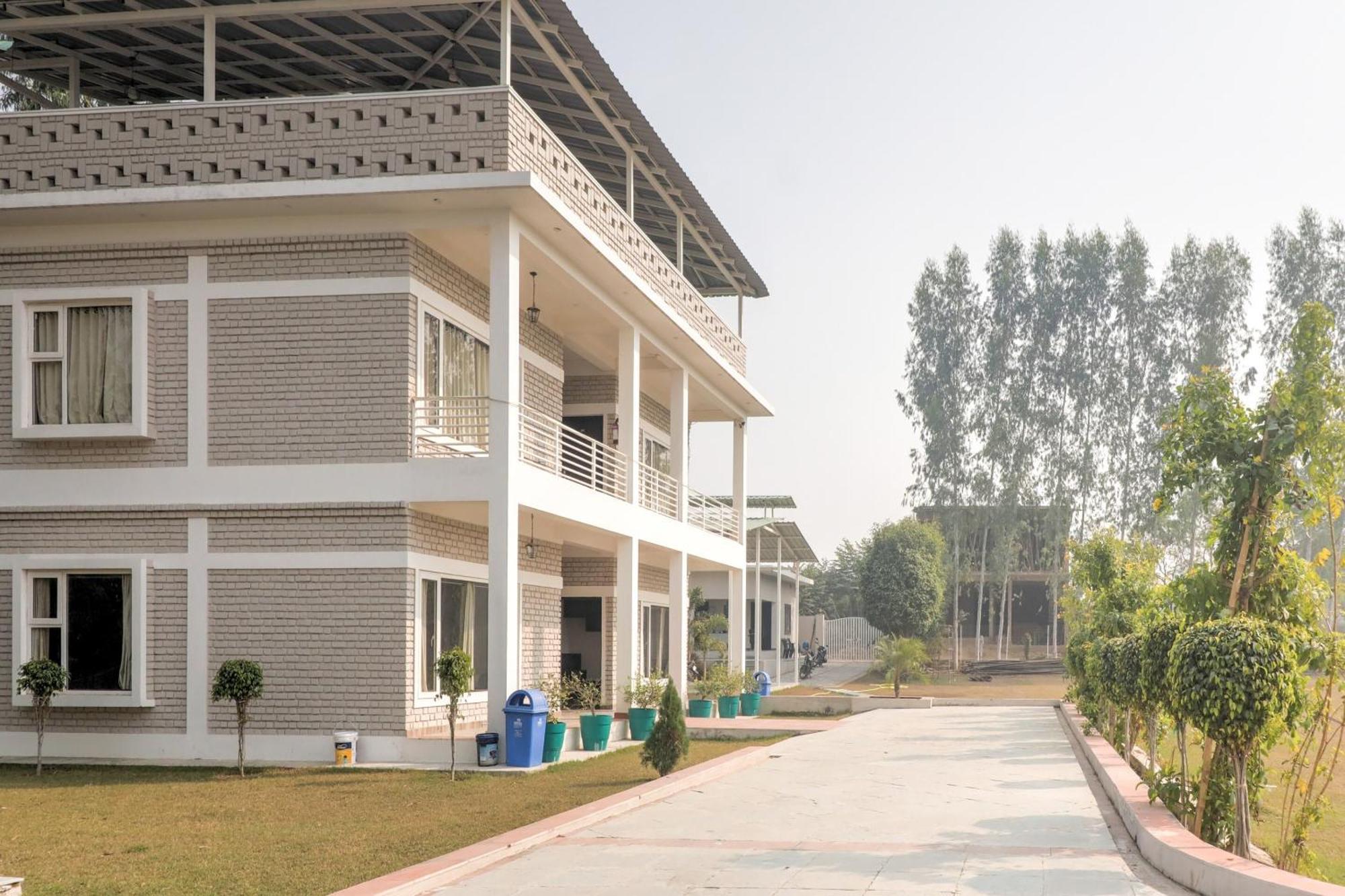 Townhouse Amaraa Farms Near Lulu Hypermarket Λάκναου Εξωτερικό φωτογραφία