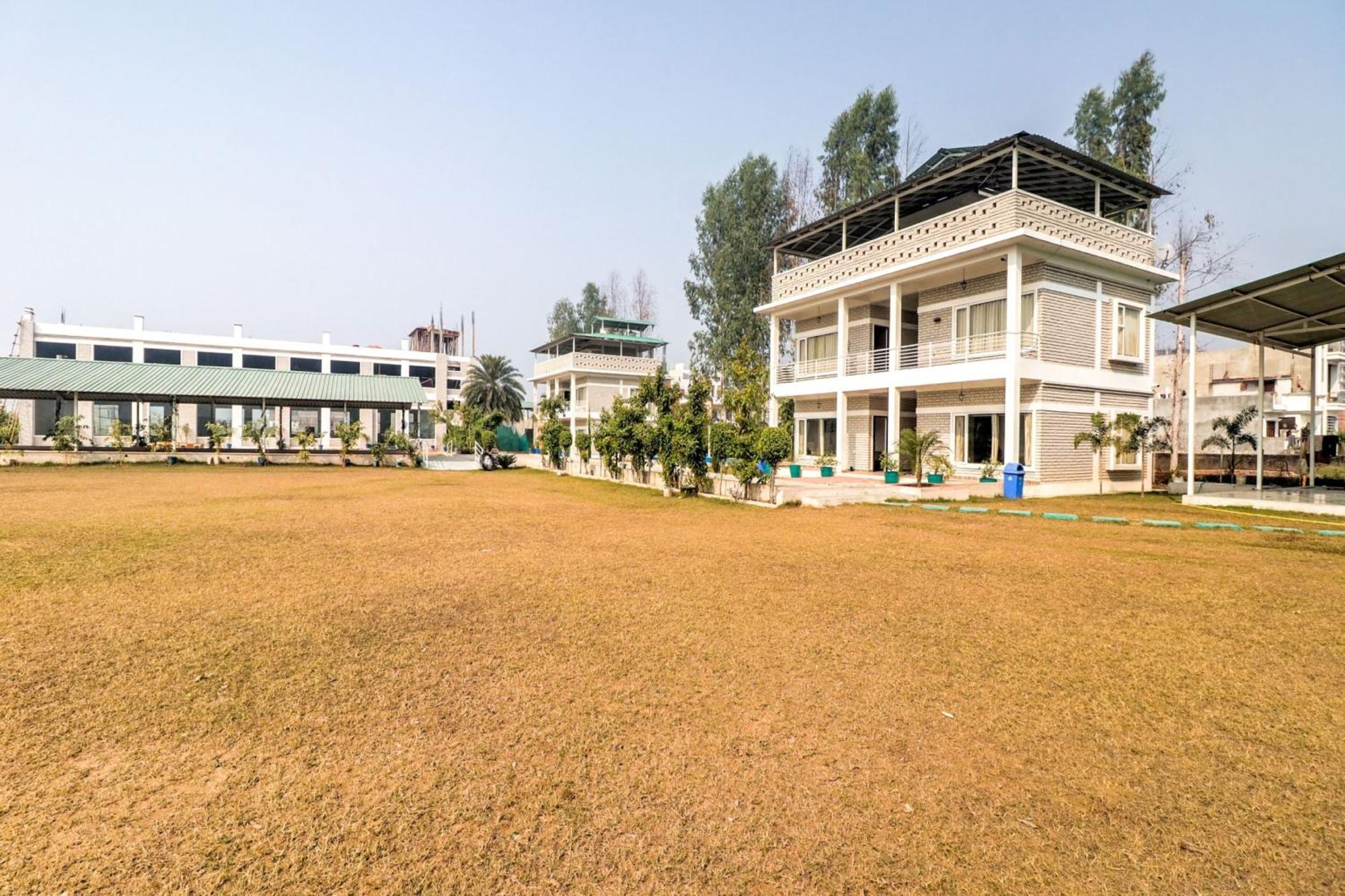Townhouse Amaraa Farms Near Lulu Hypermarket Λάκναου Εξωτερικό φωτογραφία